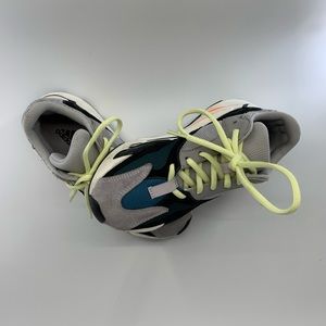 YEEZY WAVERUNNER 500